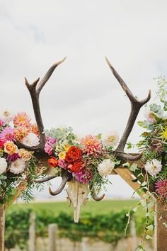 Southwestern vibes: http://www.stylemepretty.com/2014/08/20/whimsical-country-wedding-in-australia/ | Photography: Jonathan Ong - http://www.jonathanong.com/