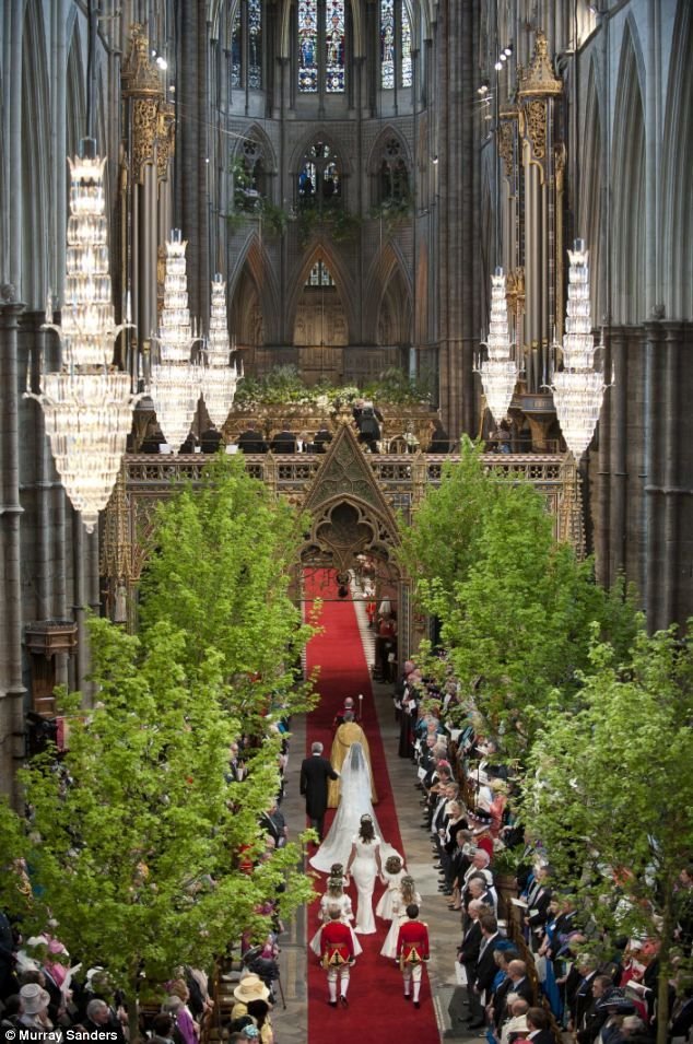 Kate Middleton walking down the aisle at Westminster Abbey [yes, I stayed up and watched the wedding]: 