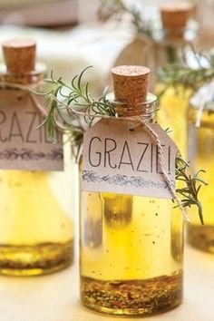 Unique (and actually useful) wedding favors, and these mini olive oil bottles don't disappoint!