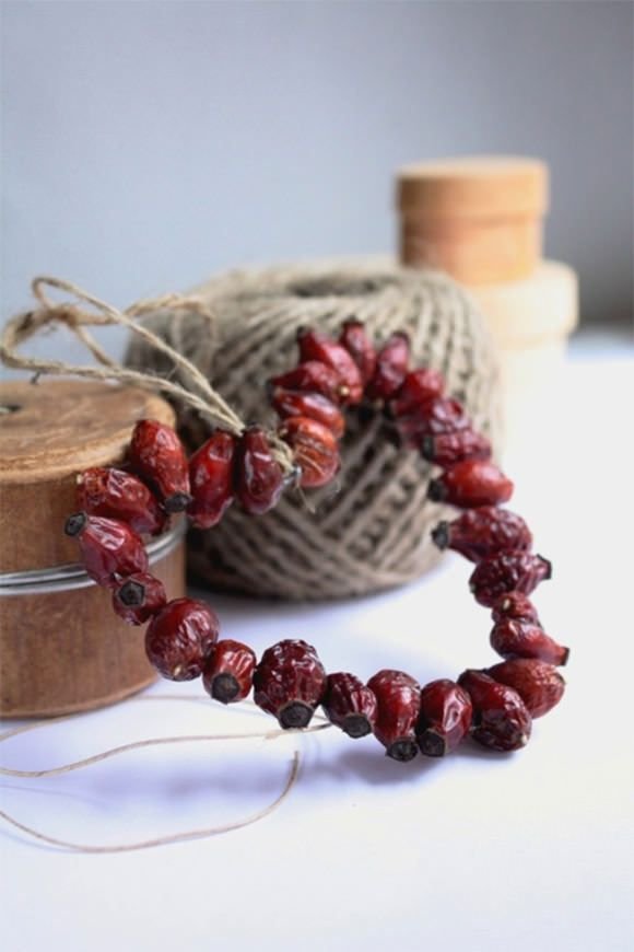 Here's a collection of clever holiday crafts to create with your children this year.: 