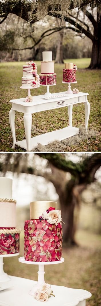 Marsala works so well for a deep red Fall wedding! Use this color to create your ideal Fall wedding.: