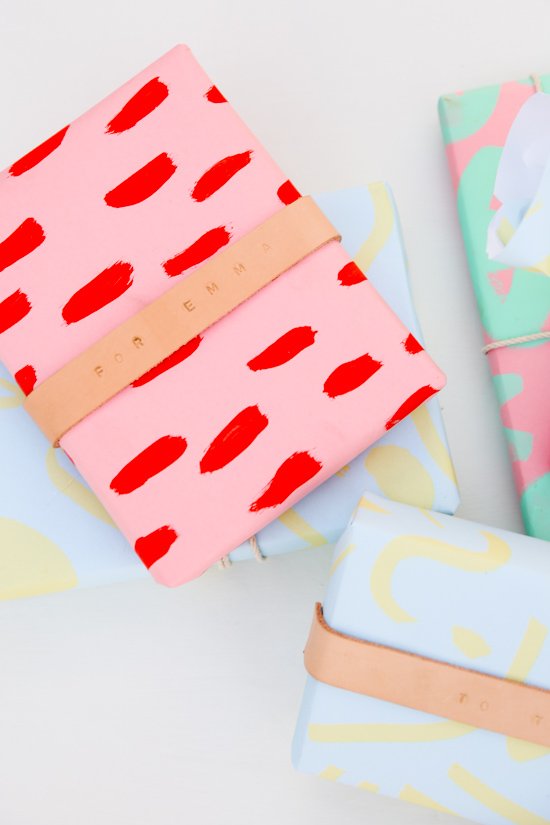 https://pankakertje.blogcdn.p3k.hu/files/2015/12/diy-wrapping-paper-idea-leather-6.jpg