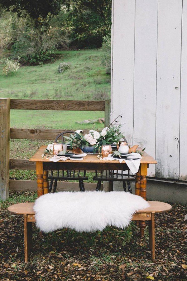https://pankakertje.blogcdn.p3k.hu/files/2016/02/Vintage-Wedding-Inspiration-at-Bernal-Gulnac-Joice-Ranch-7-of-25-600x900.jpg