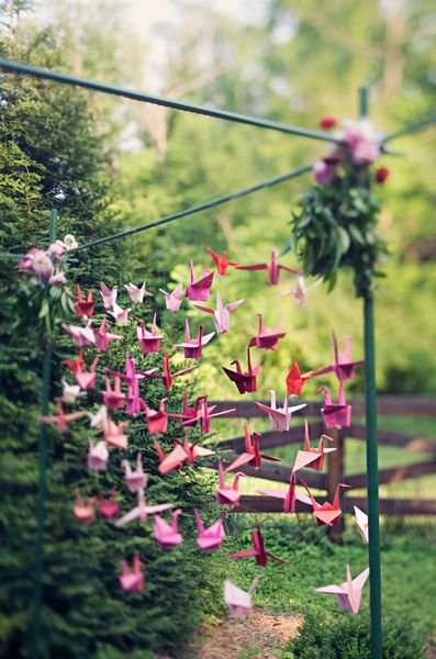 Wow. Fantastic idea for wedding since 1000 origami cranes is on the bucket list as well.: 