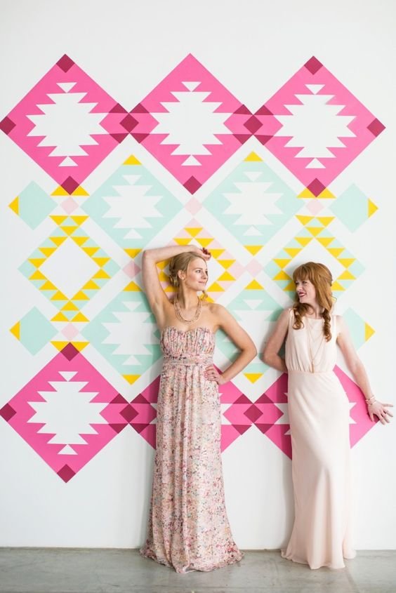 Aztec geometric pastel backdrop  Photography: www.annelimarinovich.com: 
